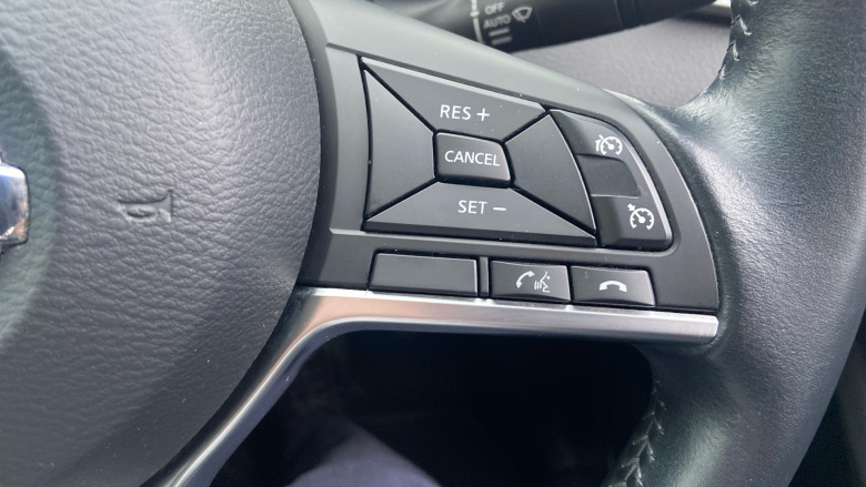 Nissan Qashqai 1.5 dCi N-Connecta 5dr Diesel Hatchback